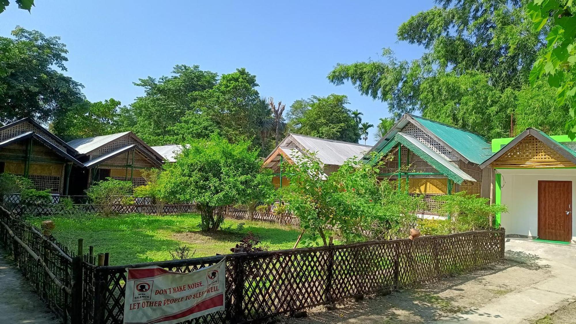 Jyoti Home Bamboo Garden Lodge Majuli Eksteriør billede